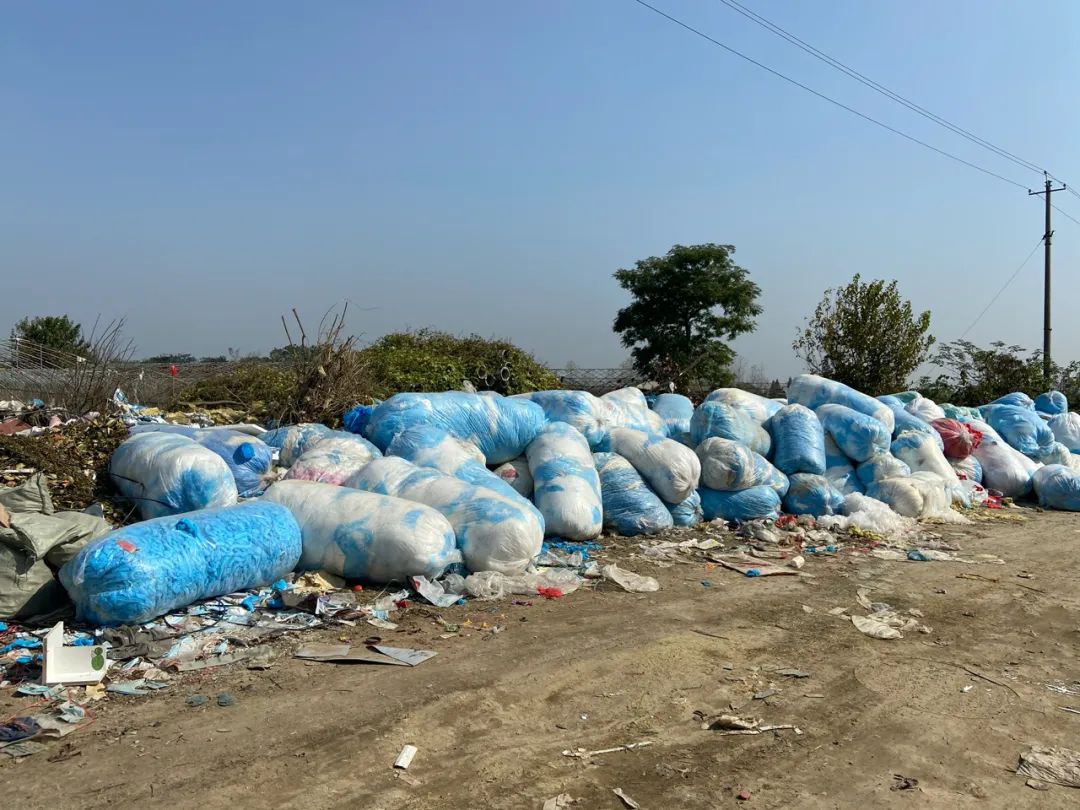 一个口罩卖300万,一个口罩商人亏1700万