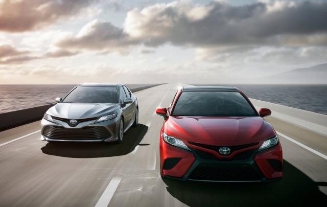 从过去到现在试驾丰田新老凯美瑞,沉浸式体验最新款丰田凯美瑞