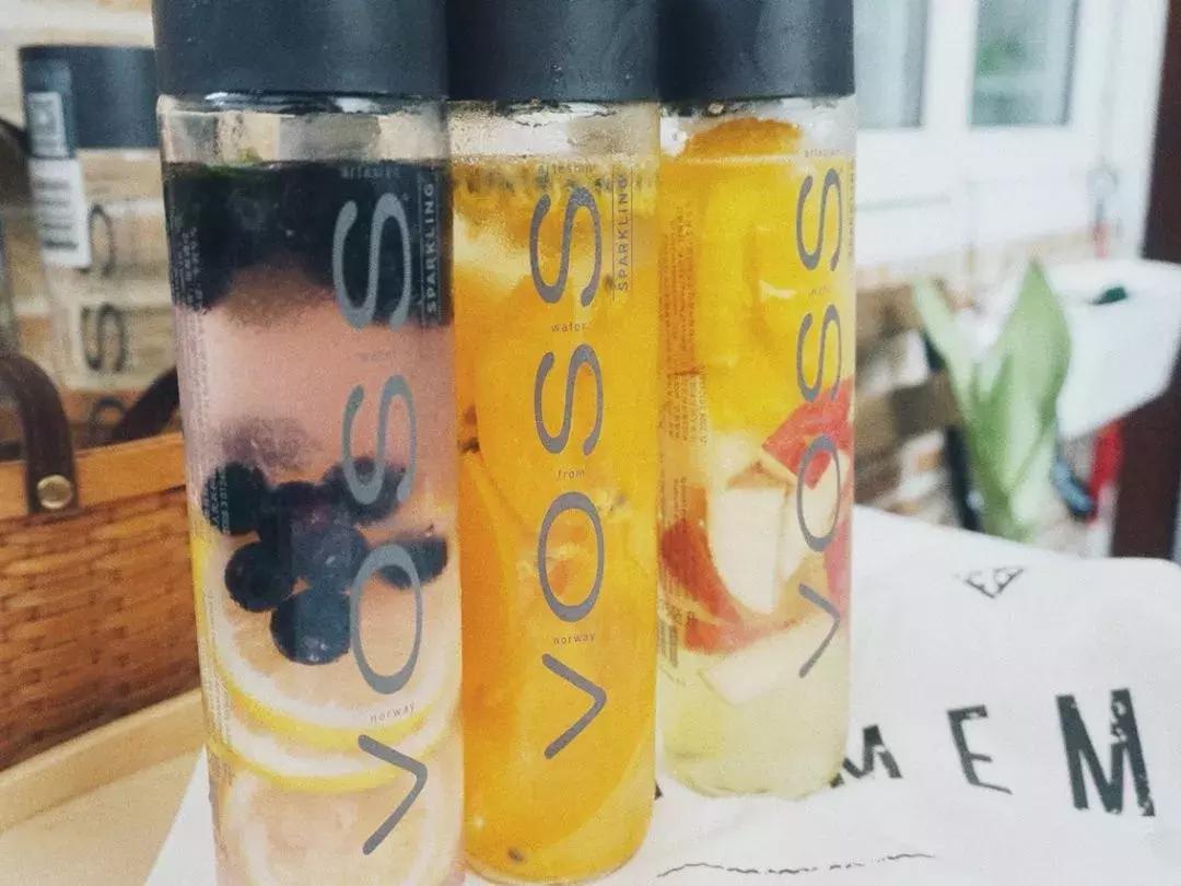 高端矿泉水对比纯净水哪家好,真正的高端矿泉水