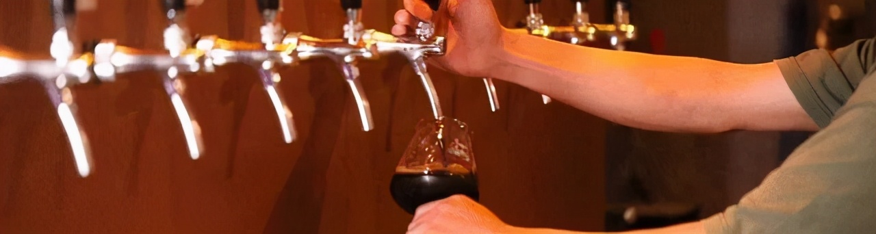 深圳水龙头酒吧，被空姐占领了