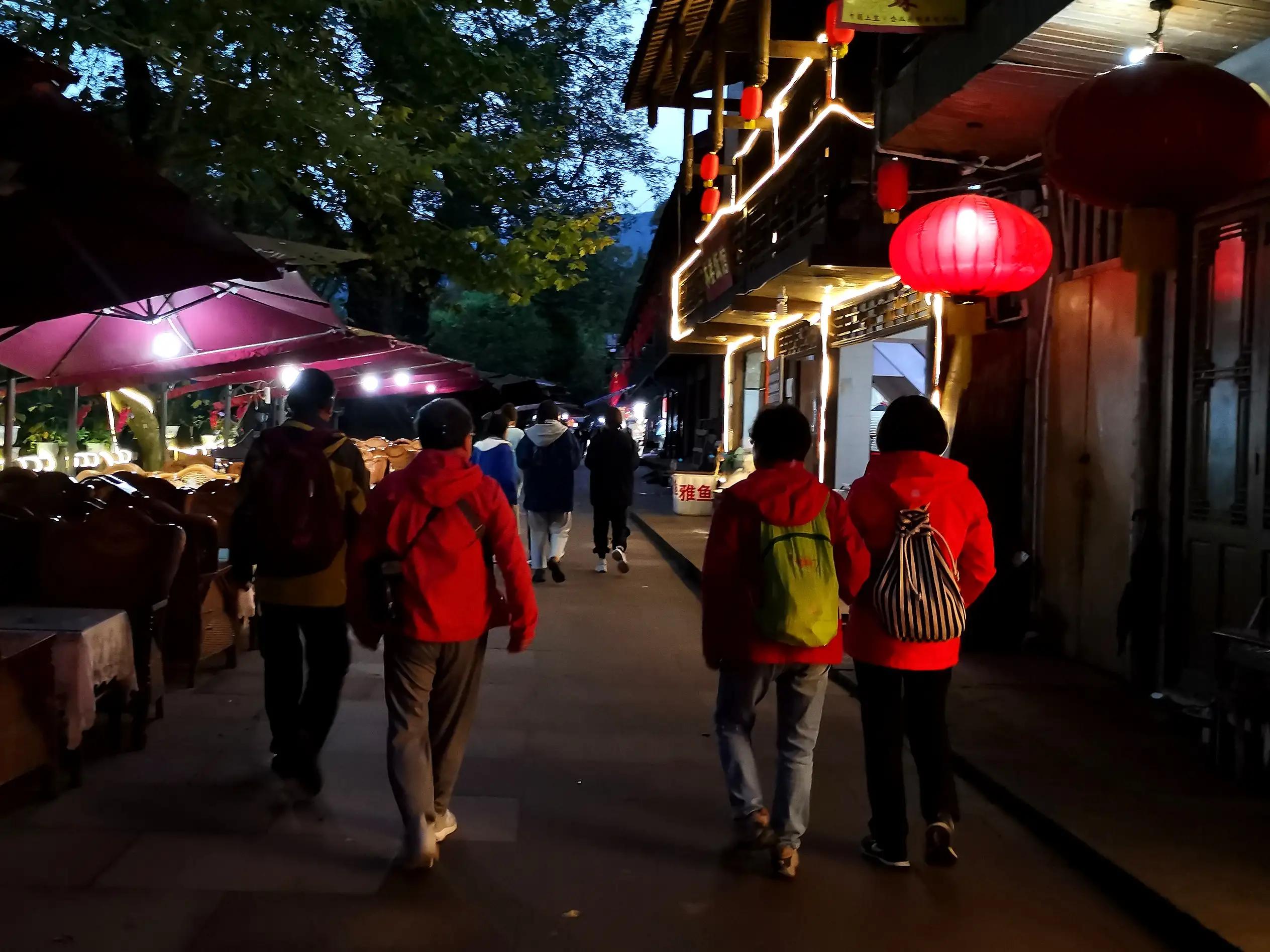 上里古镇大还是柳江古镇大,上里古镇与柳江古镇