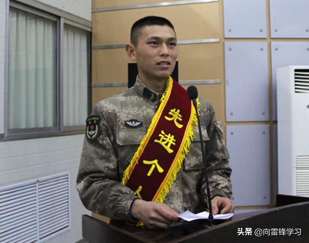 当了12年兵荣立两个三等功有多难,当上等兵的资格