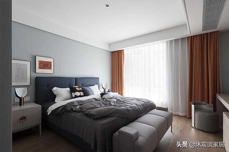 现代简约轻奢硬装还是软装好,现代轻奢全屋木饰面装修