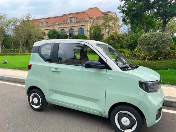 喜提五菱宏光mini马卡龙第三代,最新五菱宏光miniev马卡龙落地价