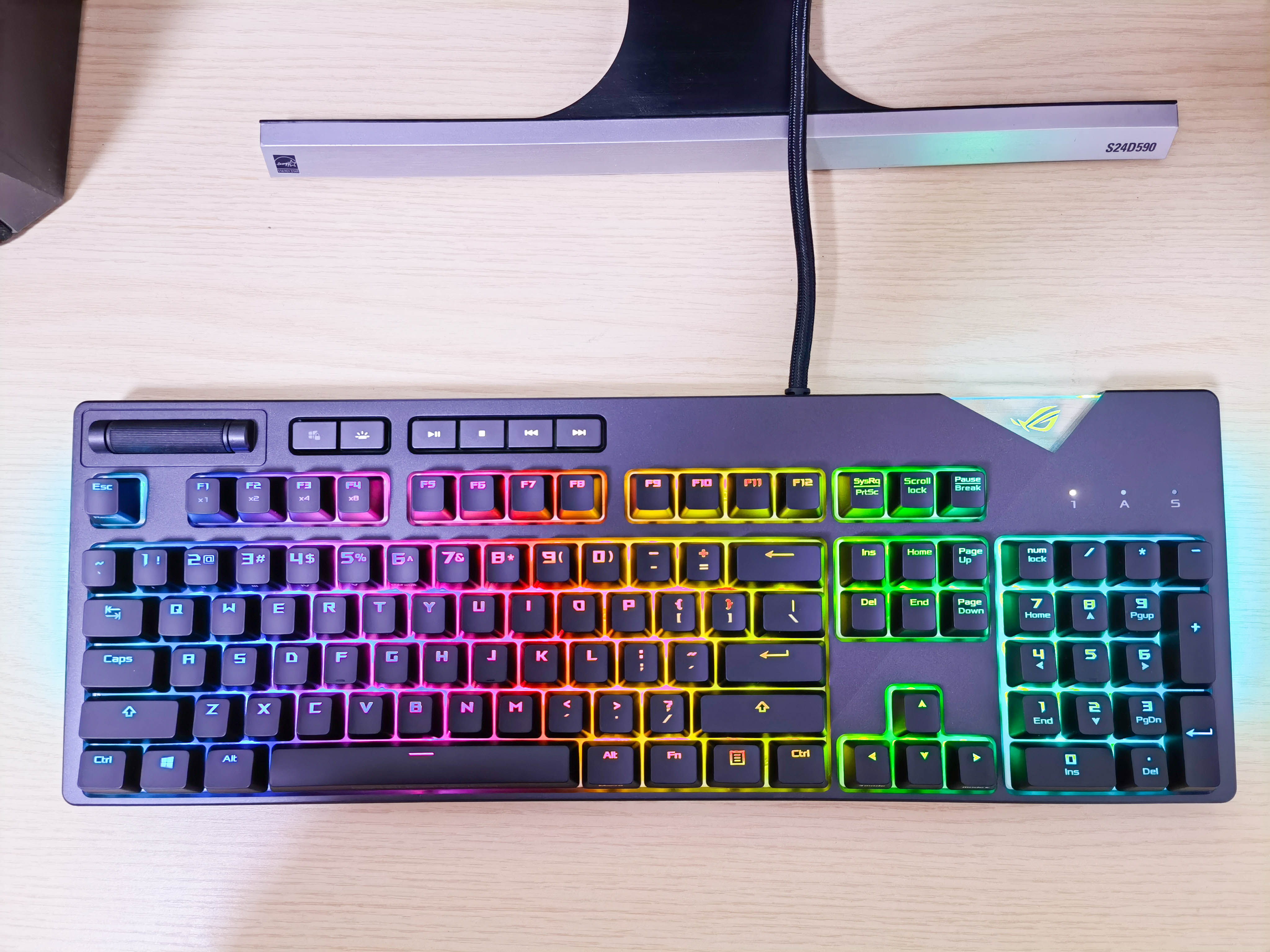 华硕rogflare键盘,rogstrixflare有线机械键盘