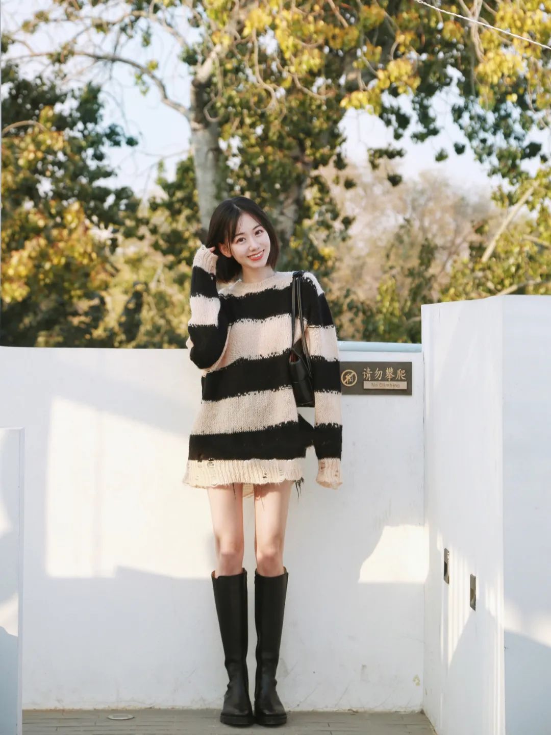 矮个子必备鞋最新款马丁靴,今年最火的中筒靴粗腿圆头马丁靴