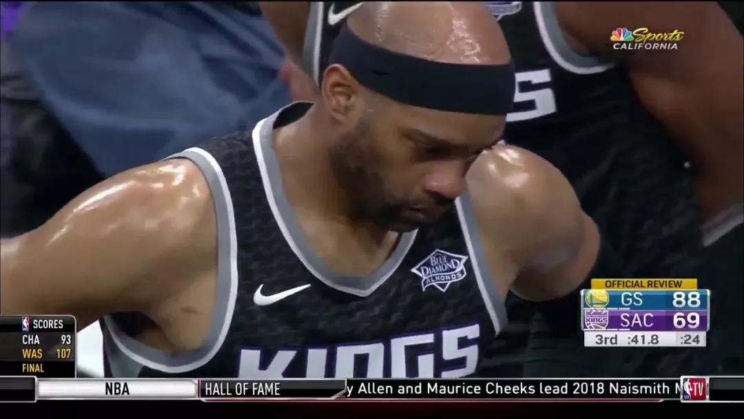 nba2kol文斯卡特98版扣篮动作,文斯卡特大风车扣篮背后角度