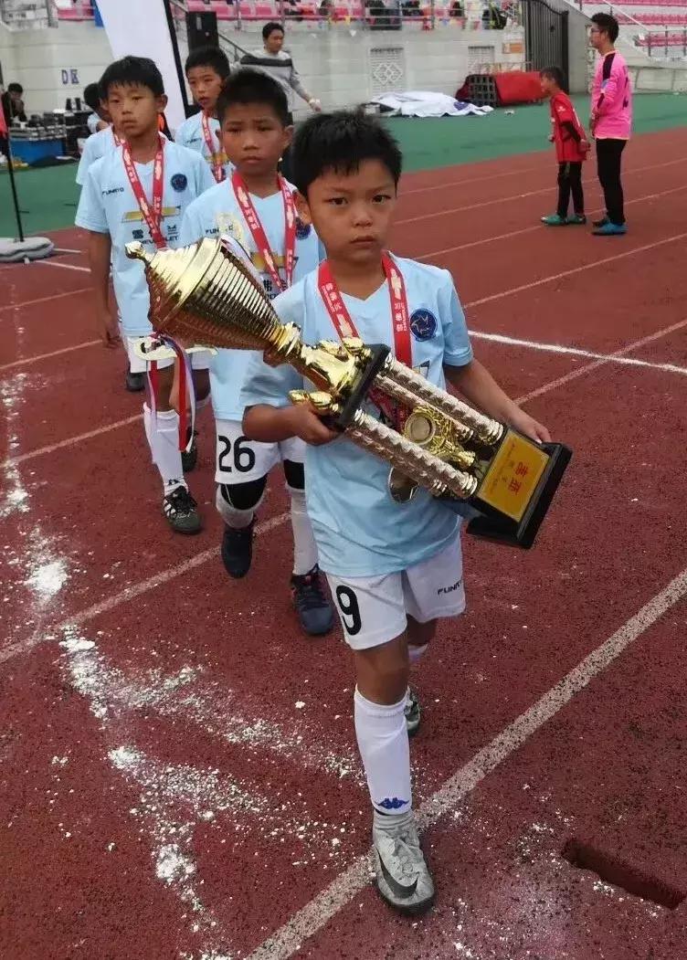 幸运星康城足球队,康城实验学校足球队获奖
