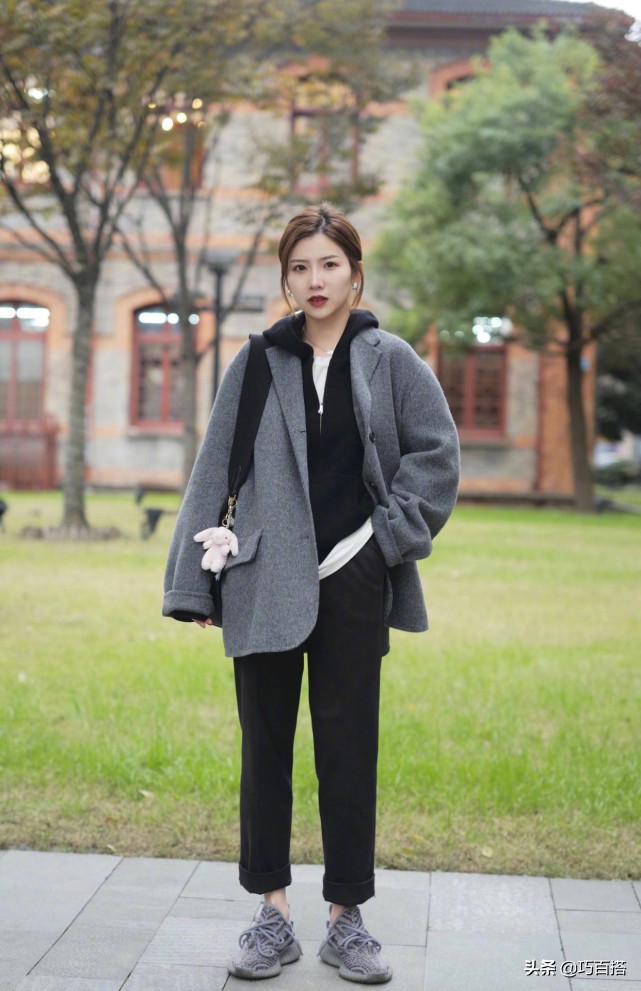 冬季厚大衣和直筒裤怎么搭配,男生直筒裤加绒搭配黑色棉服