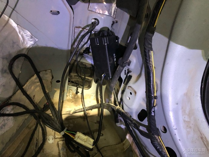 满意的静音电动尾门-门博士产品装车