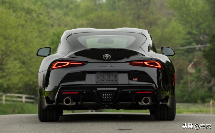 宝马z4m40ivs丰田牛魔王supra,全新一代supra外媒评论