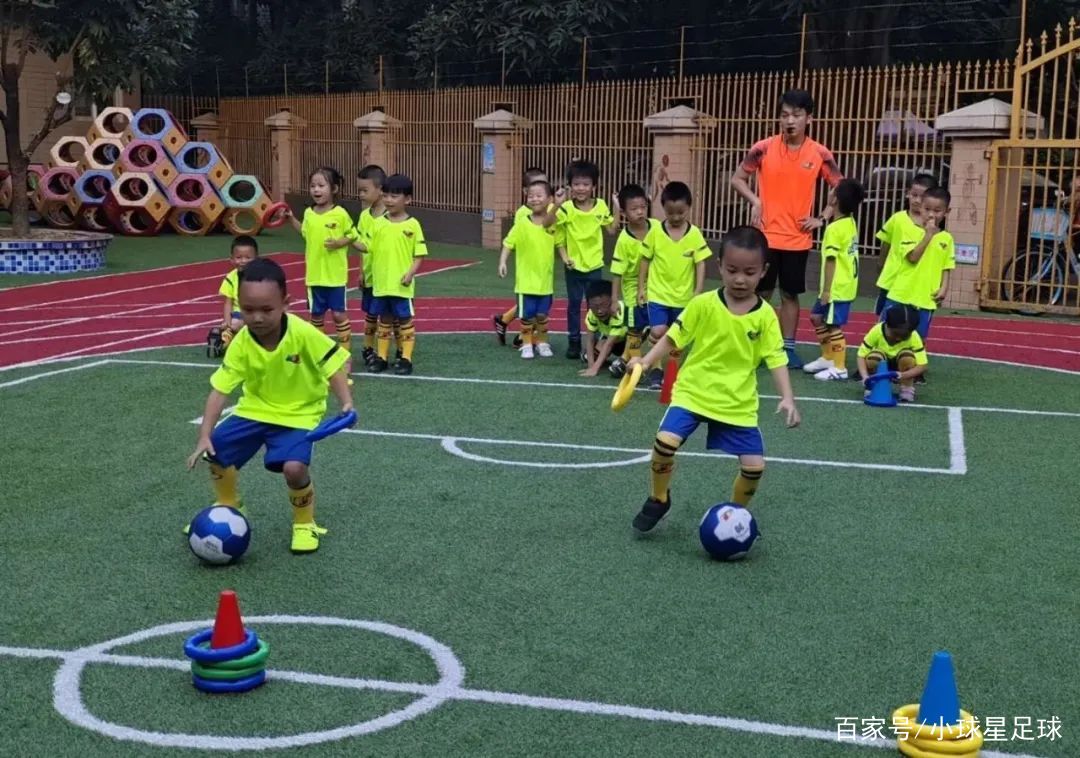 趣味足球创意训练室,幼儿趣味足球课