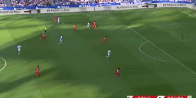 齐达内怒踢德贾明哈,齐达内却用真正玄学带皇马三连冠