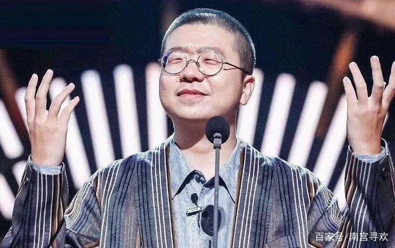 日本出上联，“本日飞机飞日本”，我国网友对的下联大快人心