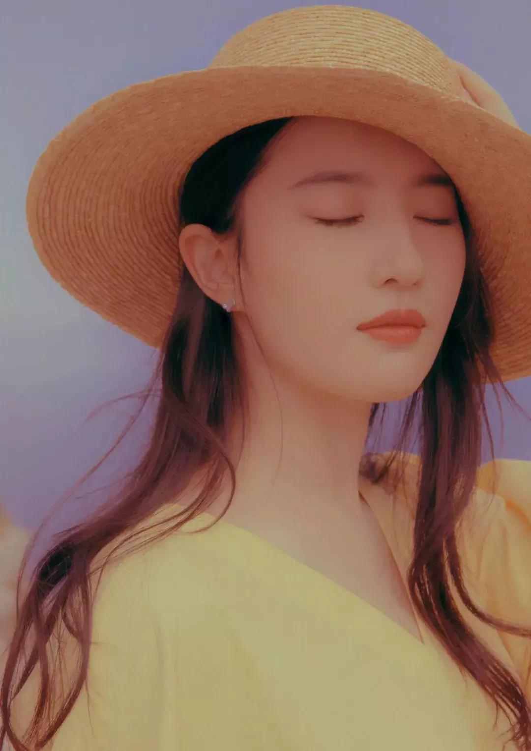 刘亦菲耳环搭配图片,刘亦菲脸小吗