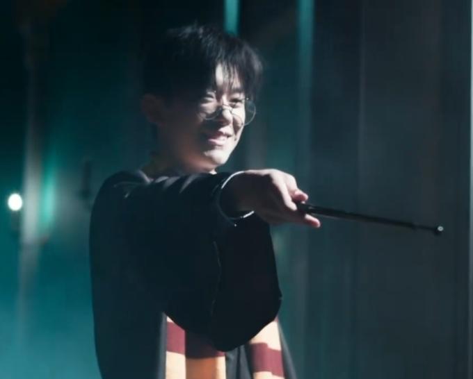 易烊千玺成“医生”，一个眼神让胖虎心跳加快，粉丝纷纷得病？