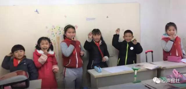 三年级想象作文老鼠乘纸飞机,纸飞机的作文三年级