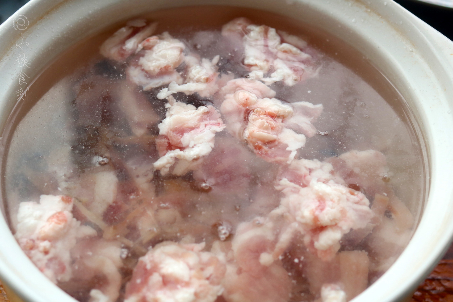 猪肉烧干墨鱼最佳吃法,猪肉炖墨鱼