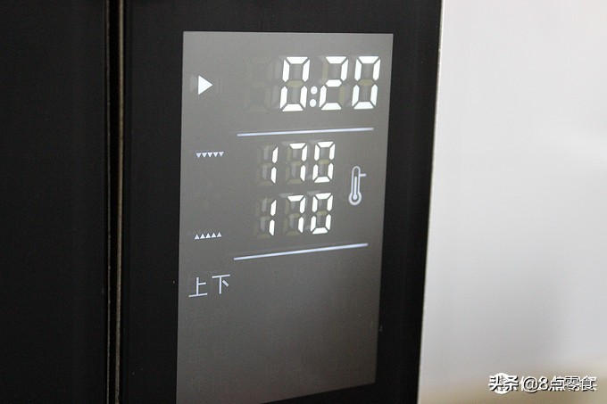 轻松玩烘焙想吃红遍四海八荒的肉松小贝可是又不想排队，自己做