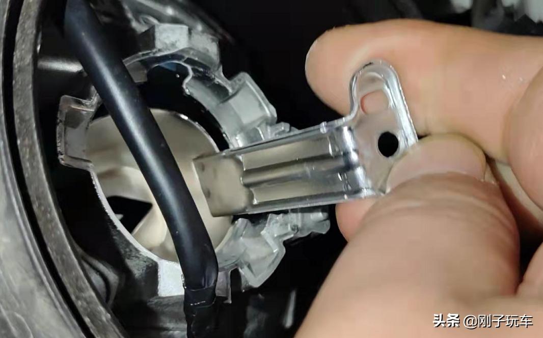 奔奔e-star升级h4带透镜,长安奔奔e-star改日行灯