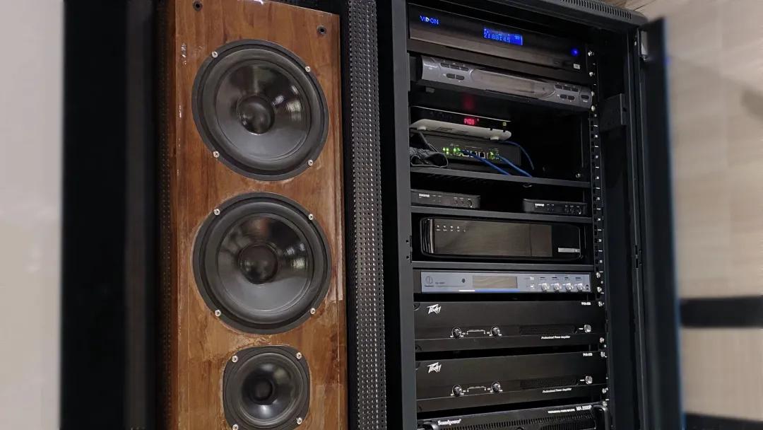 享受同轴技术带来的震撼音质！勒流PEAVEY私人会所