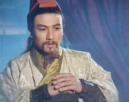 吕布收下八位猛将，其中四位最终投降曹操，最厉害的那位不屈而死