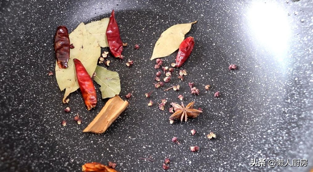 鸡肝是爆炒好吃还是白灼好吃,爆炒卤鸡肝