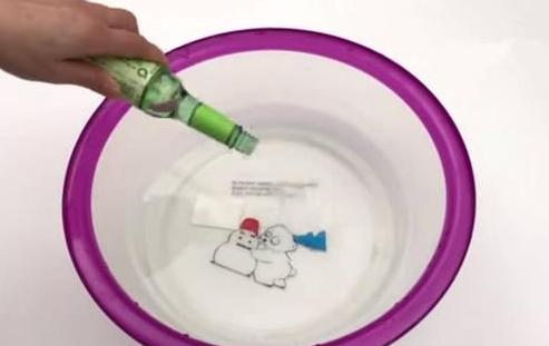 地板砖拖地雾蒙蒙的怎么去除,陶瓷地板拖地后有味道怎么去除