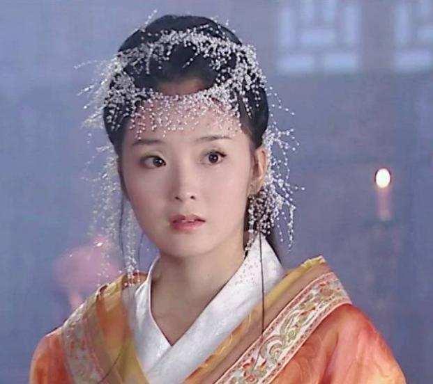 给婆婆洗脚被婆婆脚踢倒,给婆婆洗脚还被打