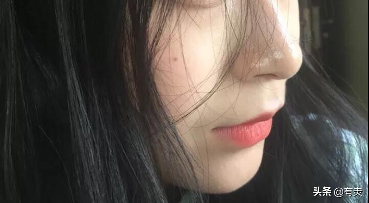 干皮、油皮、痘痘肌看过来!亲测不卡粉、不脱妆的粉底液指南!