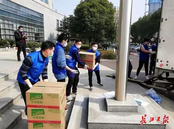 到一线,汲取奋进力量展现青年担当