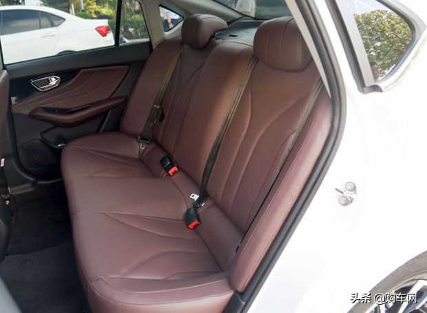 可惜了一台好车！每公里油耗4毛多，底盘比朗逸高级，却不被赏识