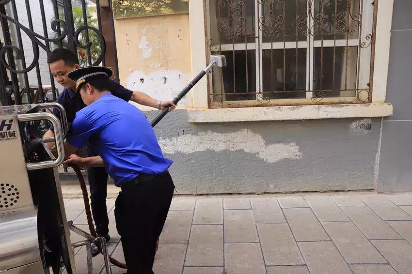 今天，就是要“盘”这些蒙自的城市“牛皮癣”