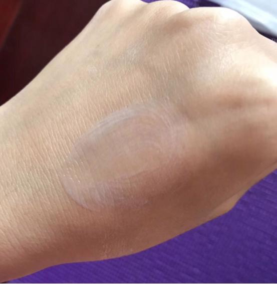 防晒霜又能提亮又能美白,护肤防晒霜抑制黑色素的生成