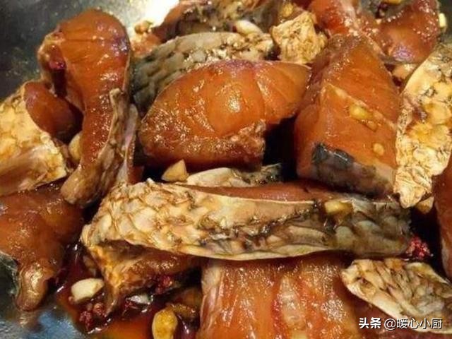 菜市场卖剩下的“死鱼”，都到哪儿去了？鱼贩们的方式，让人佩服