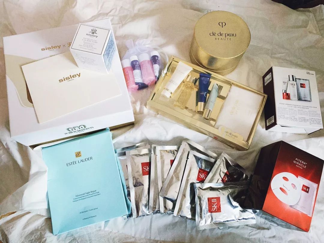 开箱|11月最动听情话:“有你的快递儿。”