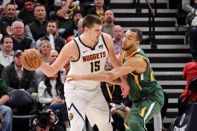 nba暖心时刻詹姆斯莱昂纳德,詹姆斯选莱昂纳德2020