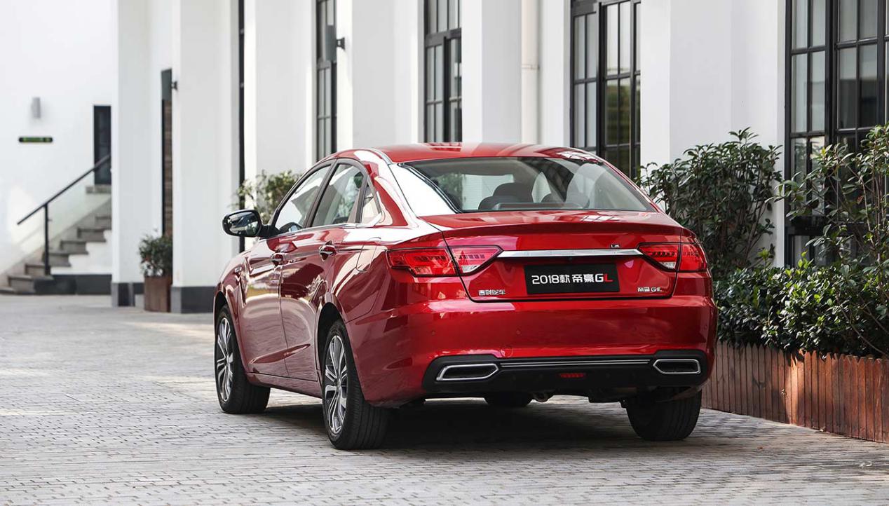 十万级紧凑车型谁的性价比更高,帝豪GL比福睿斯更合适年轻人