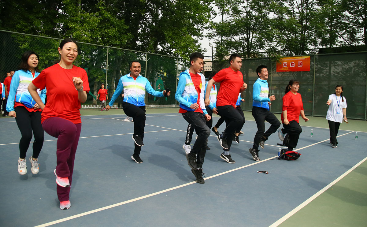 第七届来京建设者趣味健身活动举行3000人参与
