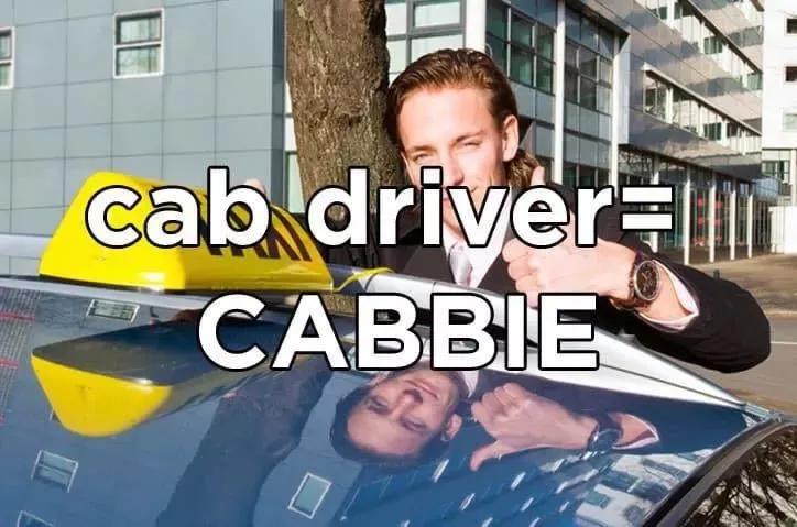 澳美籍老师自曝课堂社死瞬间:听不懂学生讲澳俚语,人字拖成丁字裤