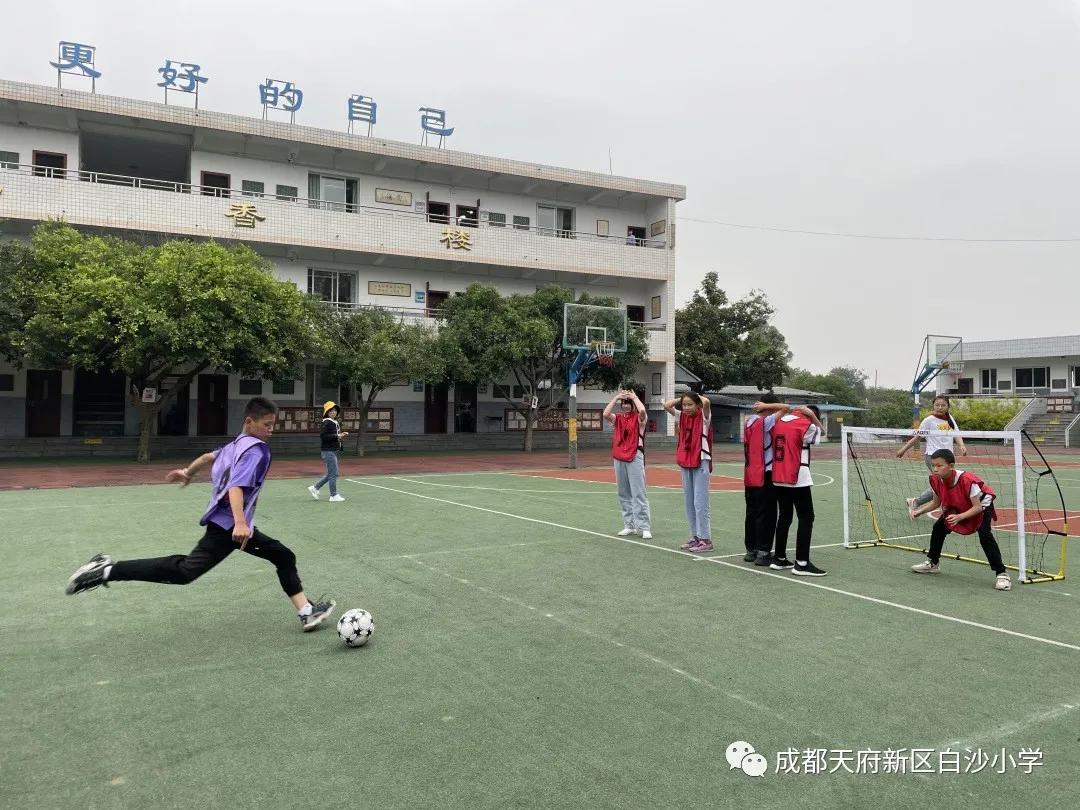 足球联赛暨校园足球,足球绿茵放飞梦想