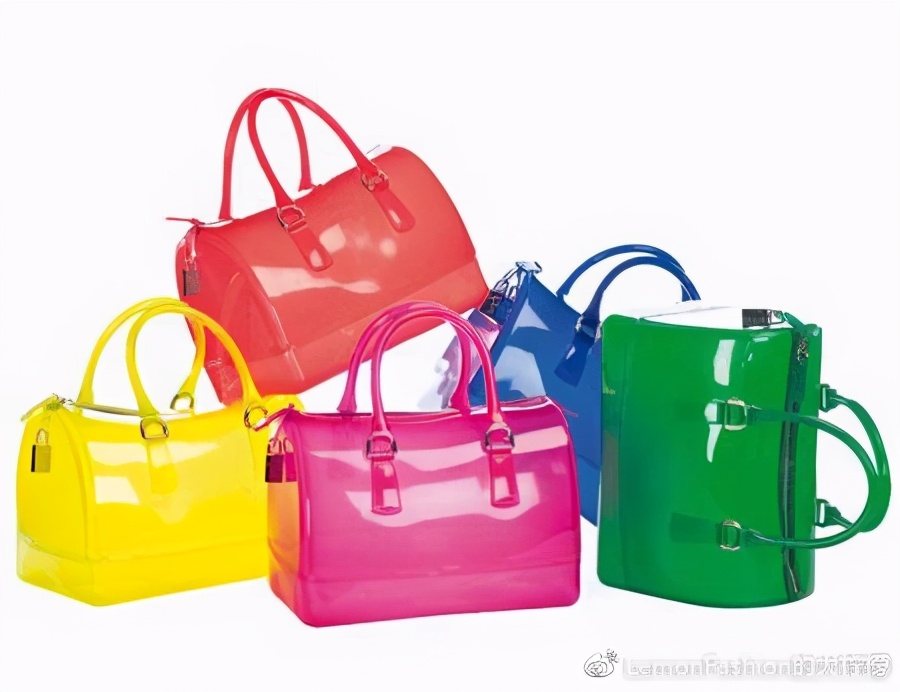 furla包包属于奢侈品吗,furla最新款包