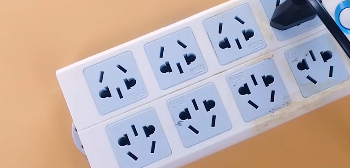 牙膏怎么正确扔掉,牙膏用完先别扔这样用更方便