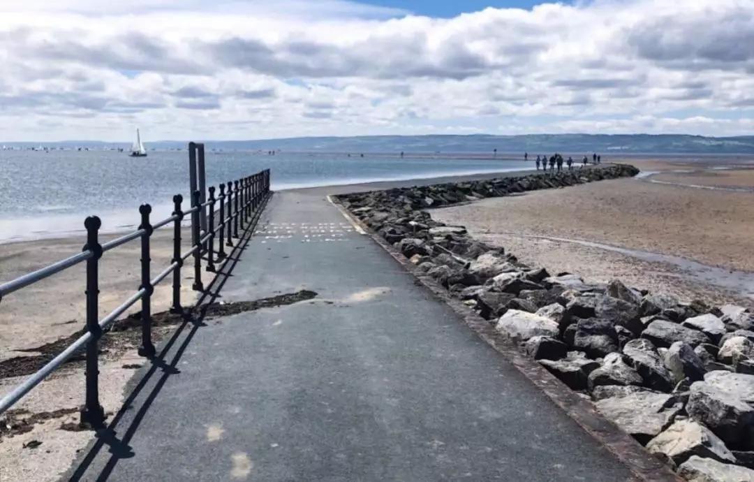 等一个人，陪我去利物浦