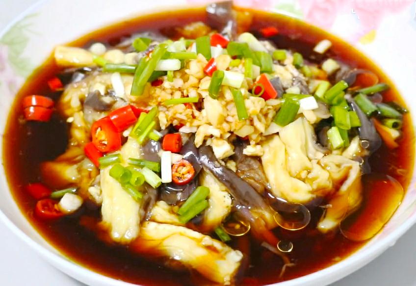 蒸茄子先蒸后炒,蒸茄子整个蒸还是撕开