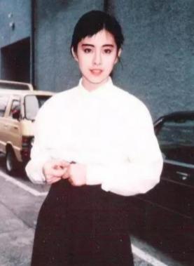 香港吴某凡的*艳猎**情史：天后港姐看不上，被不知名小助理迷乱心智