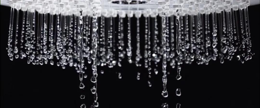 只花100块买的花洒，比依萍借钱那天的雨还大