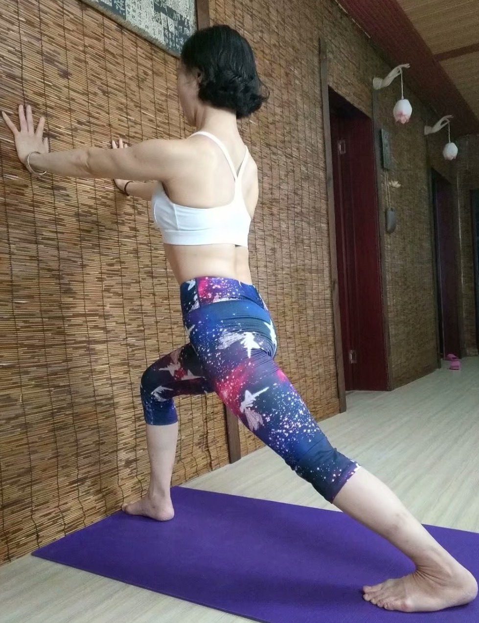 骨盆前移调理方法图解,骨盆前移运动