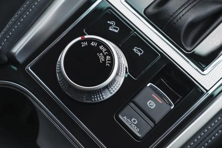 2020款帕杰罗劲畅国外试驾,新款帕杰罗劲畅越野测试