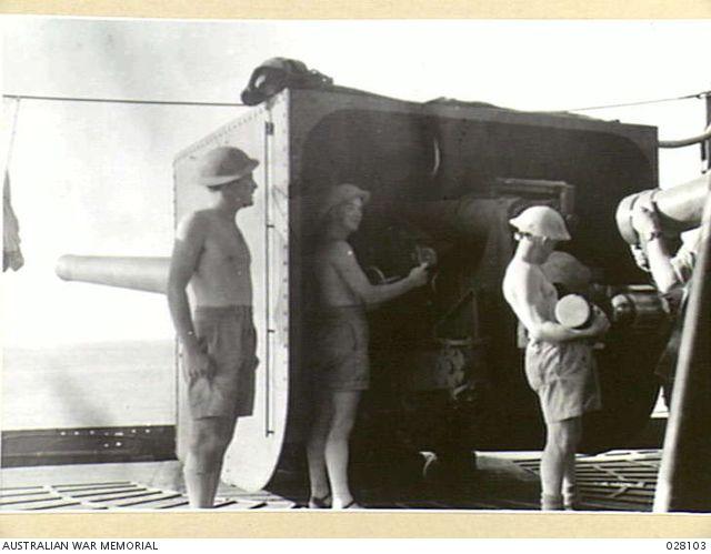 废弃战机改造成潜艇？伊朗绝密蛙人潜艇照片曝光